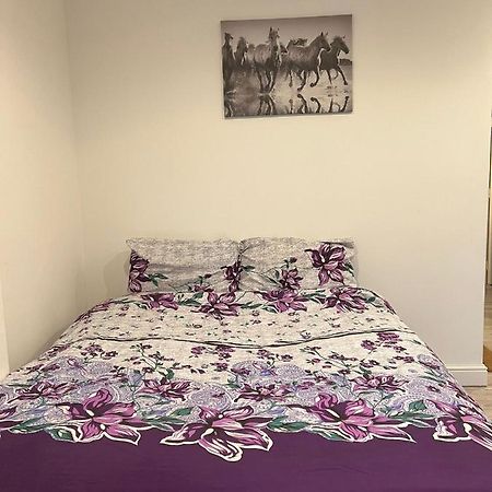 Modern Apartment In London 핀칠리 외부 사진
