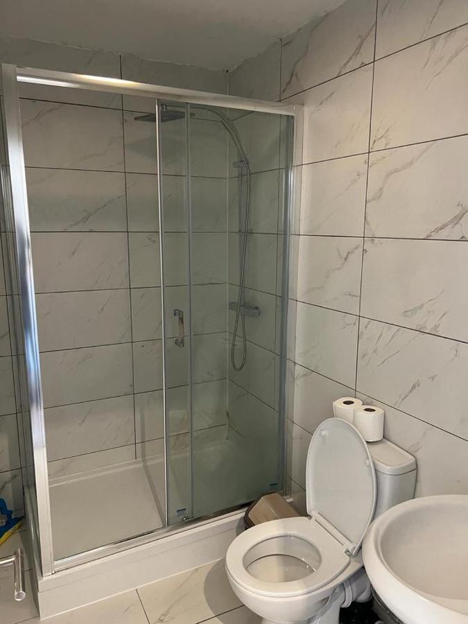 Modern Apartment In London 핀칠리 외부 사진